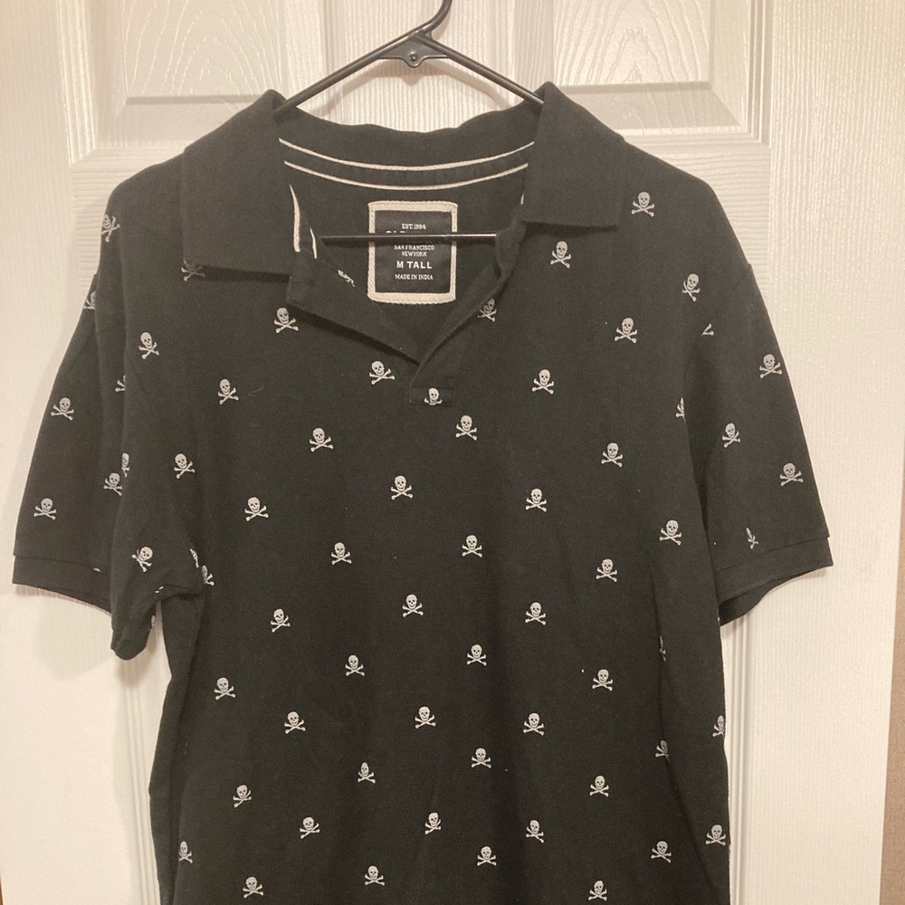 Old navy skull crossbones Halloween polo shirt medium tall